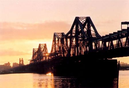 Hanoi : le pont Long Bien, aux multiples records